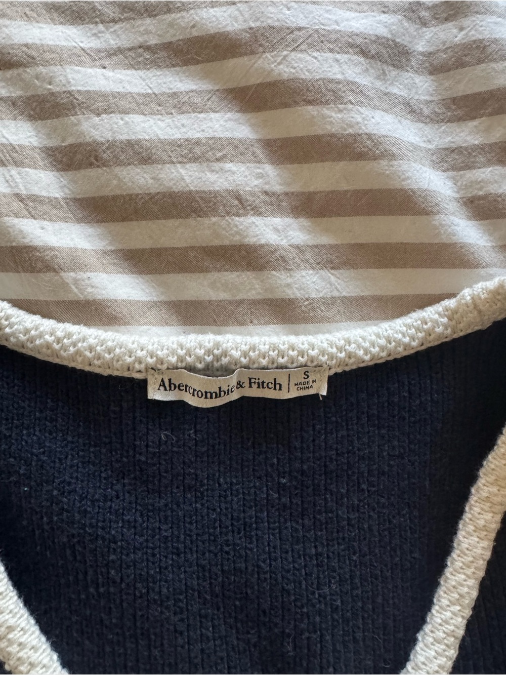 Navy Button-Up Ribbed Crop Top with White Trim - Picture 5 of 6